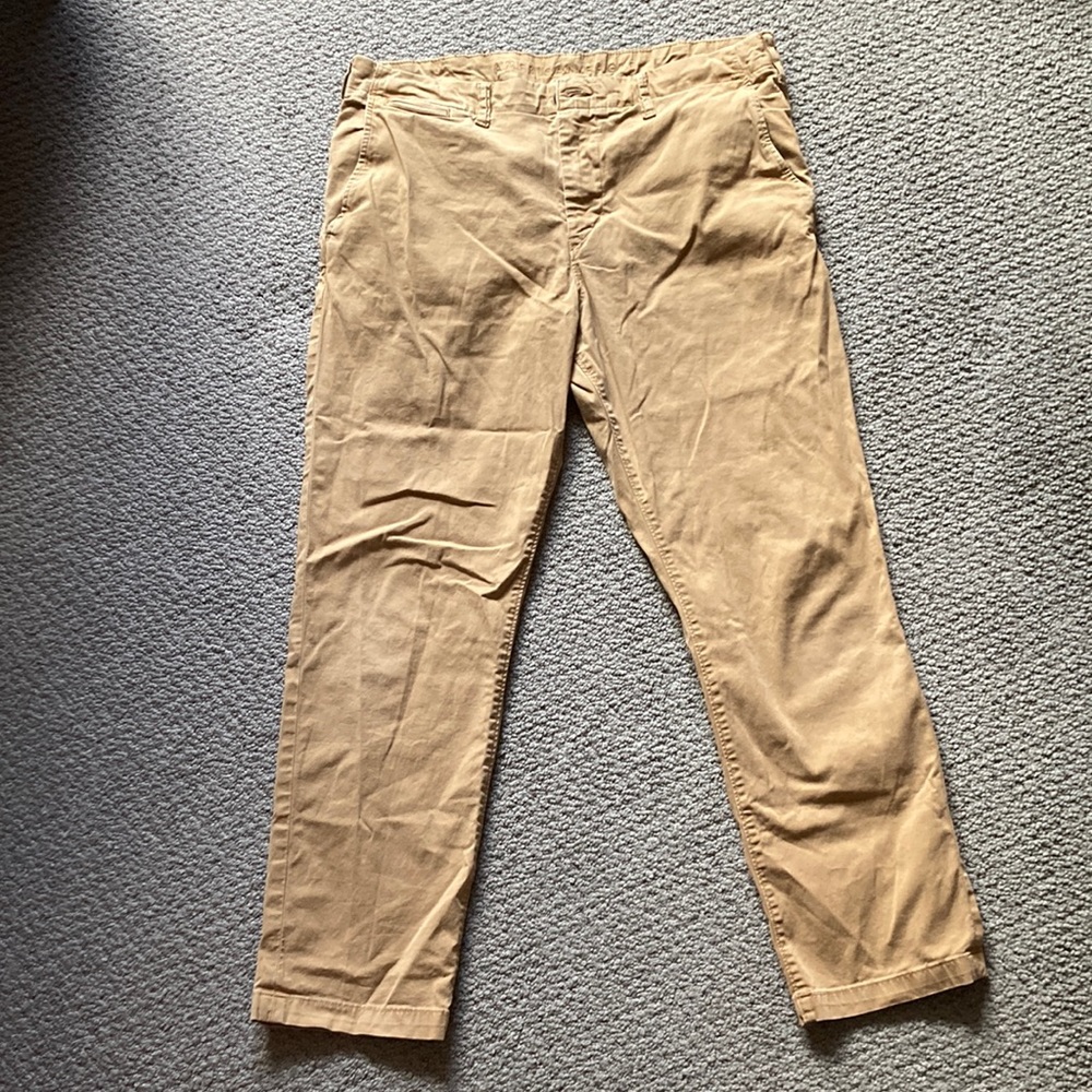 36x32 American Eagle Khakis